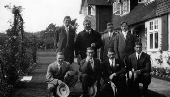 Arthur Conan Doyle with John J. Hayes, winner of the marathon race of 1908 (july 1908).