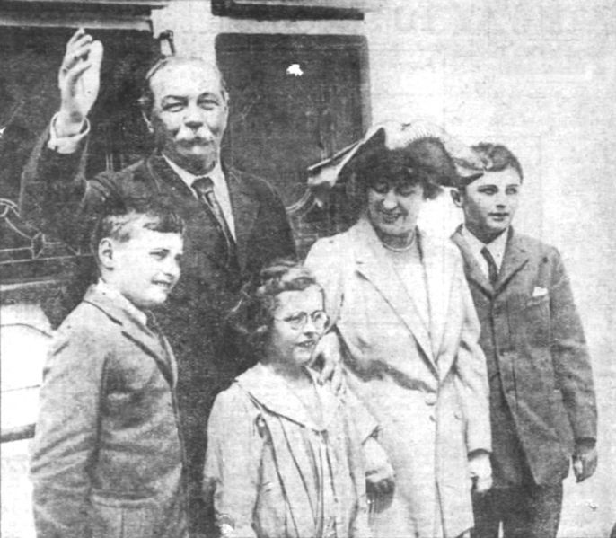 File:Daily-news-ny-1922-06-25-grandmotherism-our-bane-says-sherlock-holmes-p16-photo.jpg